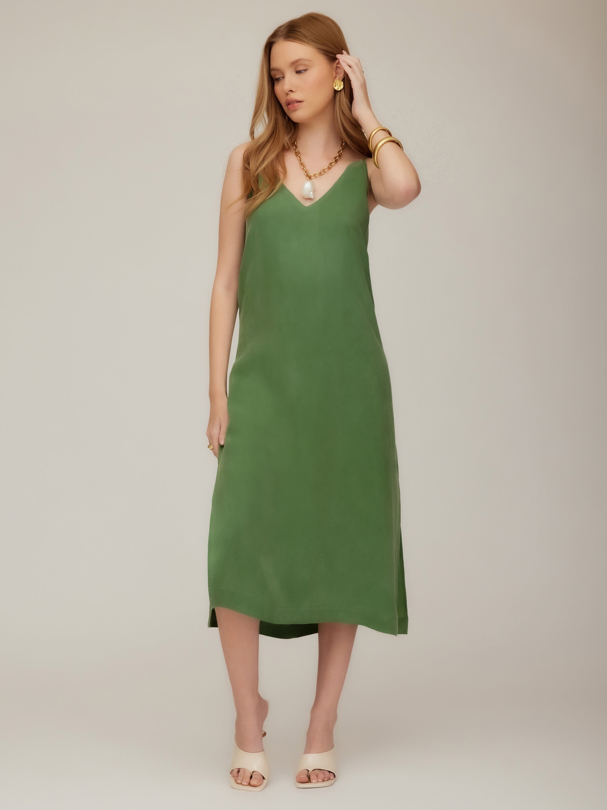 Fifteen Twenty Women's Jordyn Side-Slit Midi Dress In Jade 2F32800 | Size: XS Fifteen Twenty Women's Jordyn Side-Slit Midi Dress In Jade 2F32800 | Size: XS