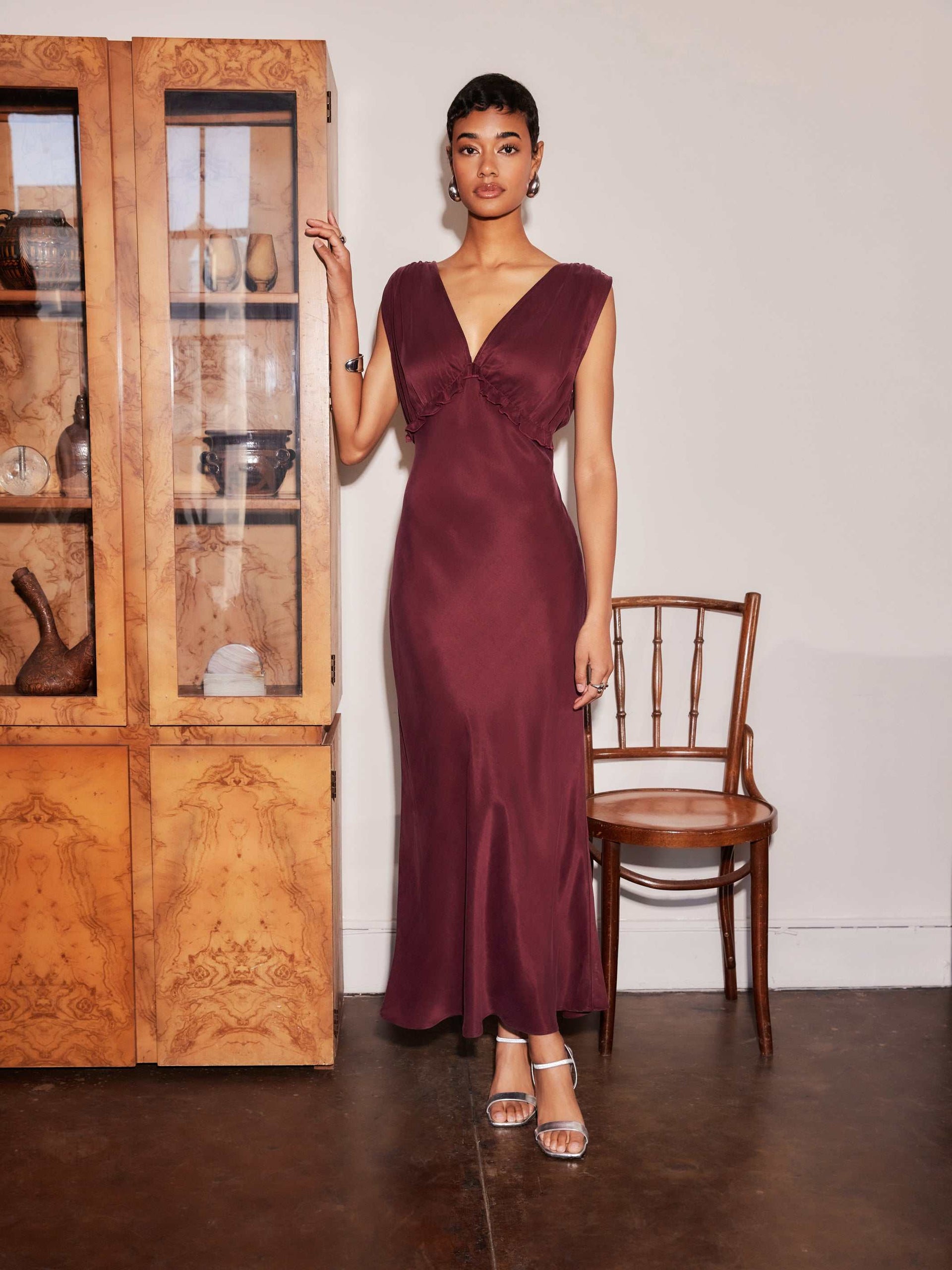 v neck burgundy dress Fifteen Twenty Women's Cierra Ruffle Detail Midi Dress In Wine 3F19543