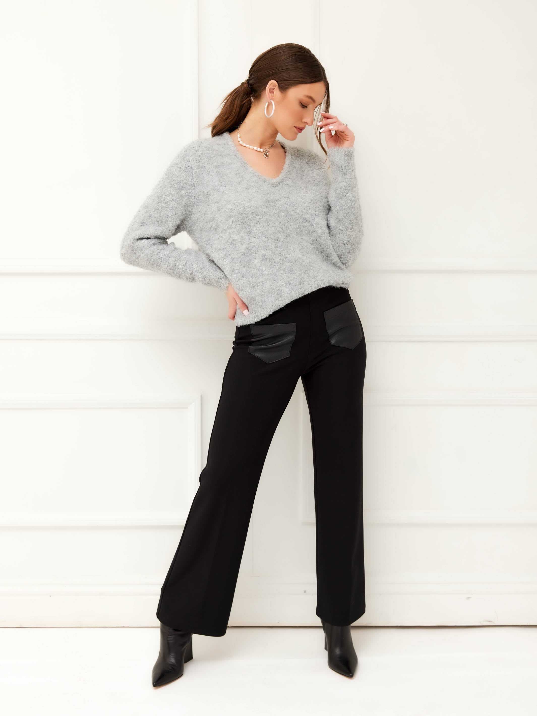 Cozy V-neck sweater with relaxed long sleeves in mixed fibers
