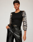 Contrast Lory Velvet Top