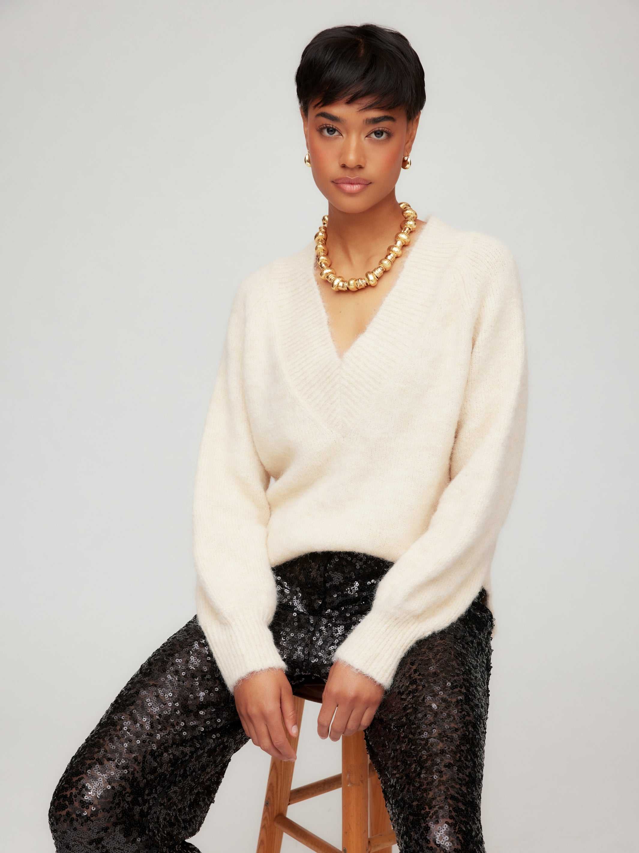 Heather V-Neck Sweater - Cozy Modern Knit with Ribbed Details