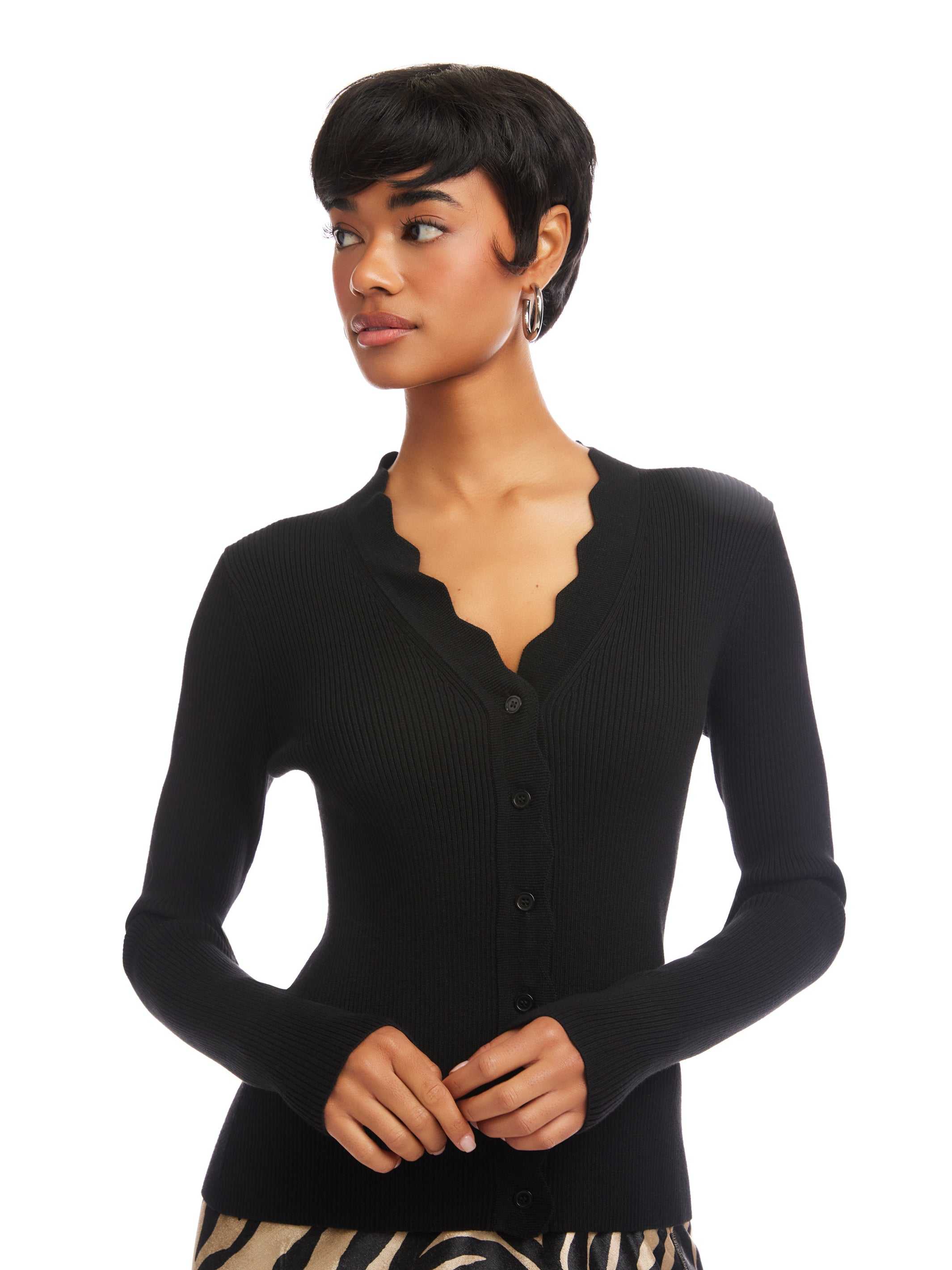 Bliss Scallop Edge Cardigan - Feminine Knit with Elegant Detailing